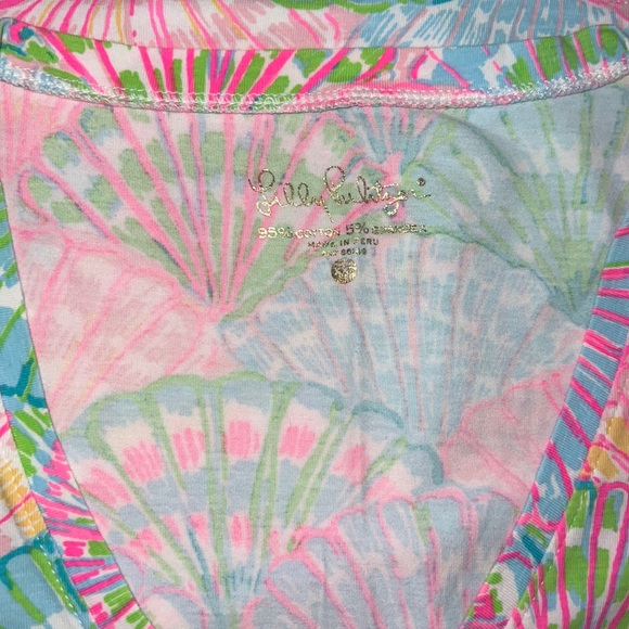 Lilly Pulitzer women’s V neck t shirt - Picture 2 of 2